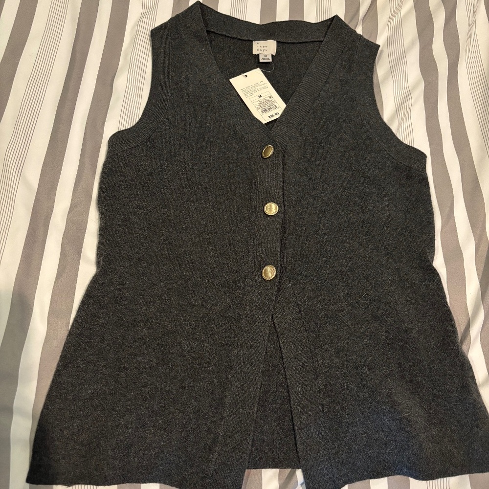 Sleeveless Button-Front Knit Vest - Charcoal